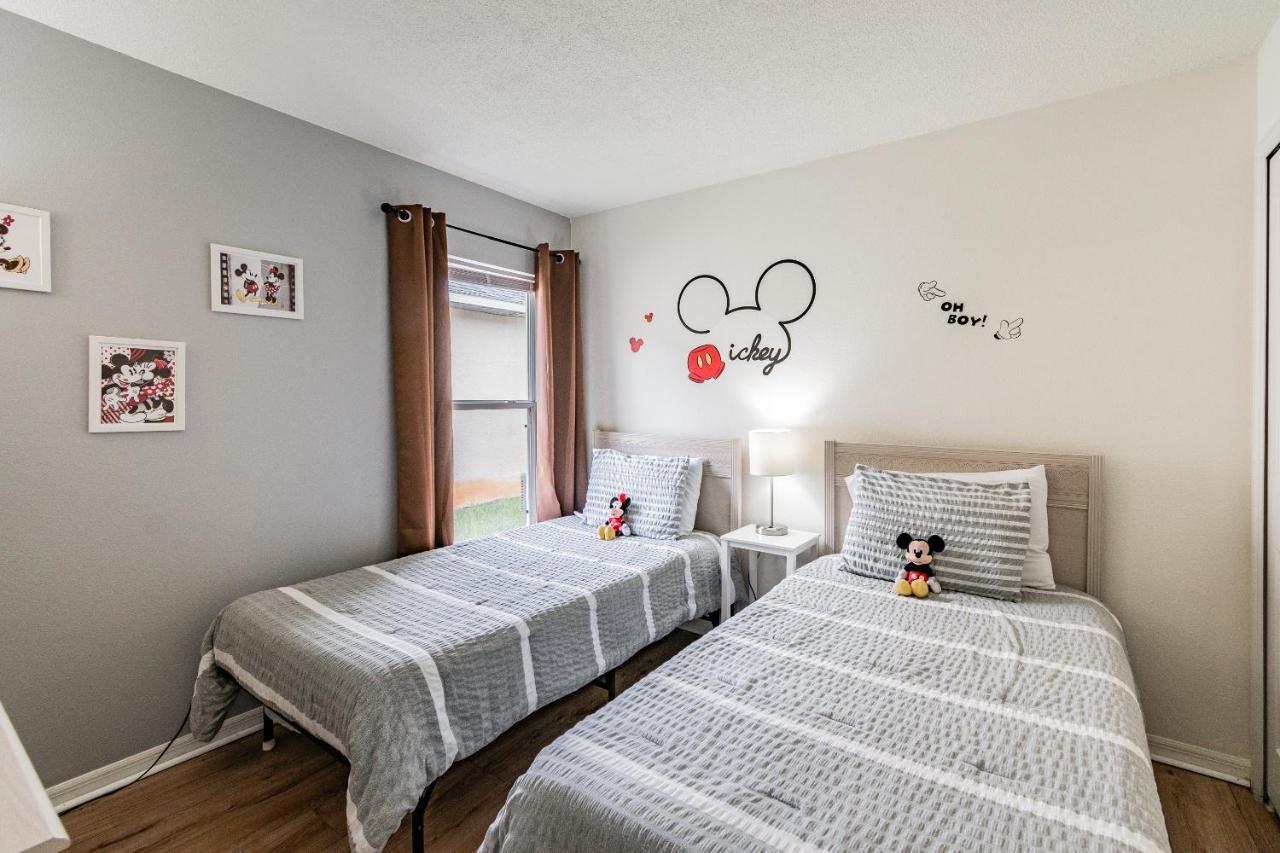 Spacious Villa With Private Pool - No Carpet - Disney Area 키시미 외부 사진